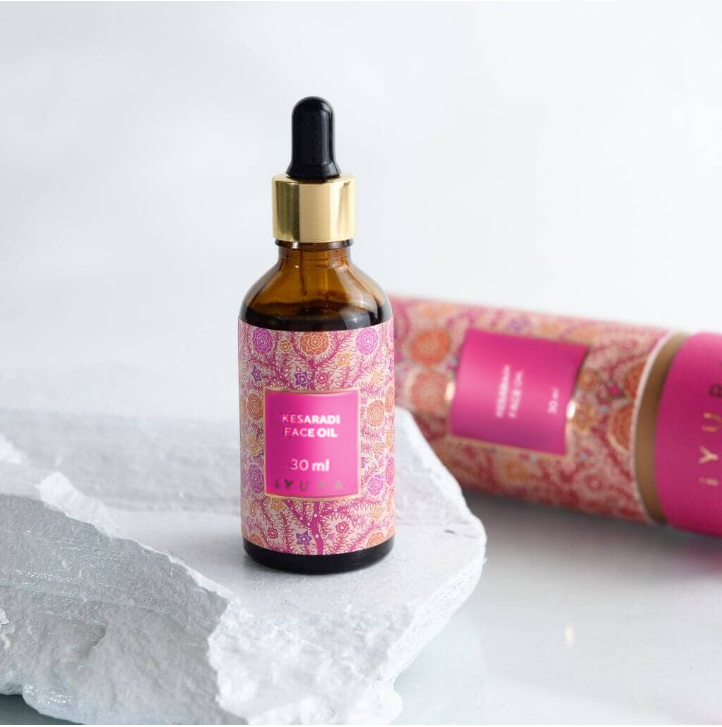 Kesaradi Oil with Layuna Wand for Face & Body